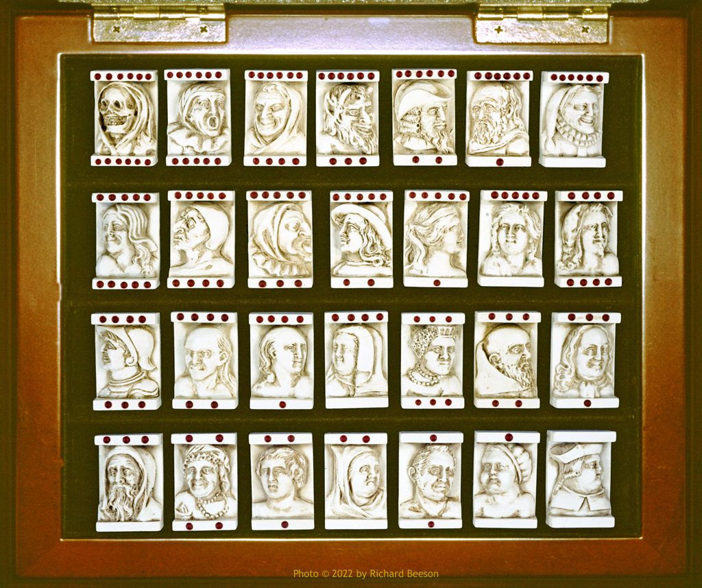 Renaissance dominoes in a box